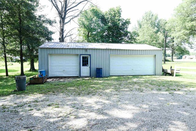 2966 N Folsomville Road, Boonville, IN 47601