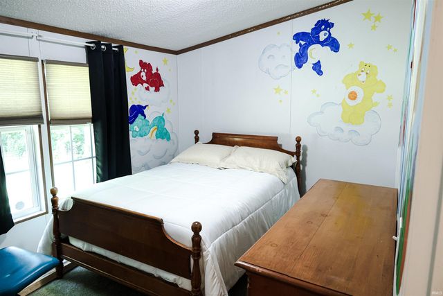 2966 N Folsomville Road, Boonville, IN 47601