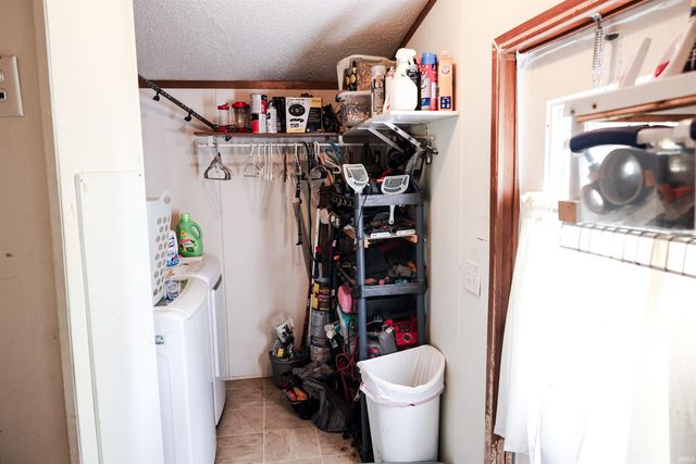 2966 N Folsomville Road, Boonville, IN 47601