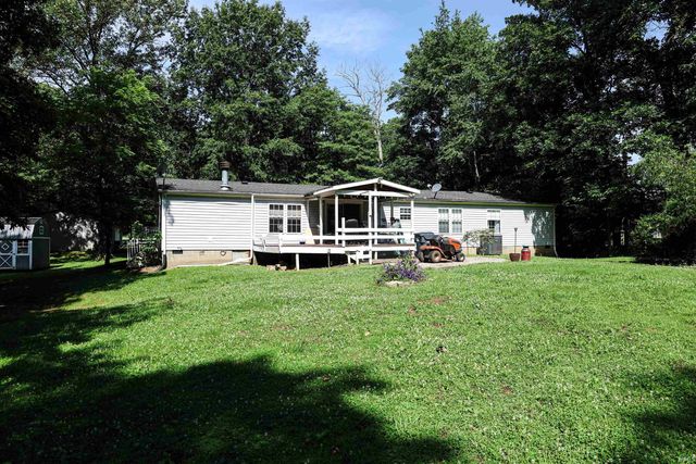 2966 N Folsomville Road, Boonville, IN 47601