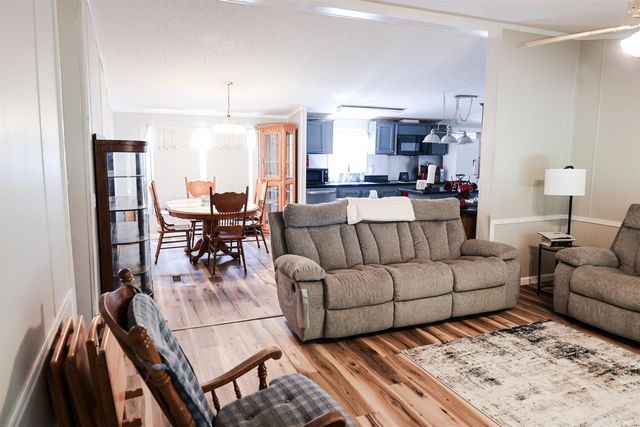 2966 N Folsomville Road, Boonville, IN 47601