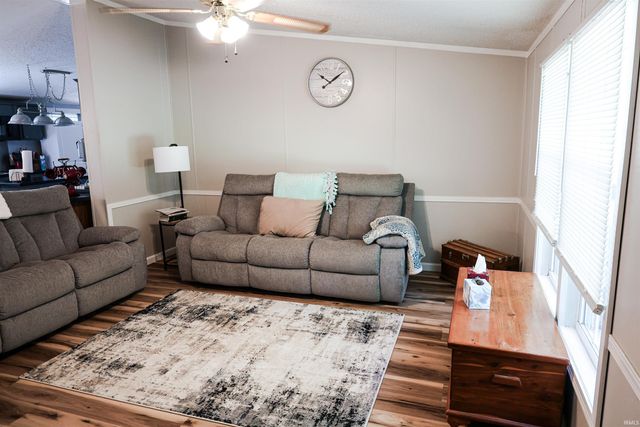 2966 N Folsomville Road, Boonville, IN 47601