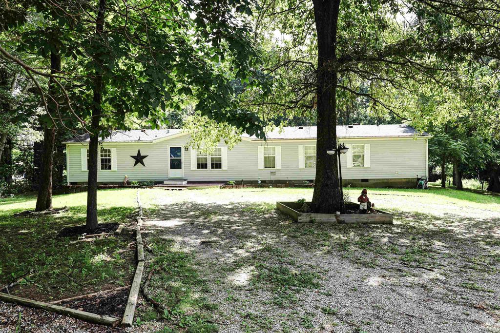 2966 N Folsomville Road, Boonville, IN 47601