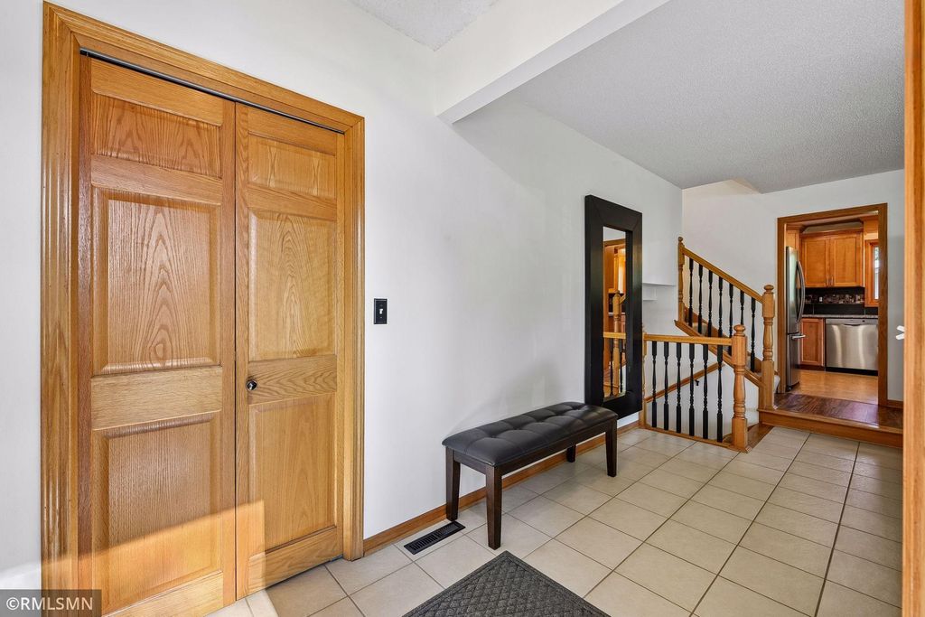 1549 Skyview Drive, Chaska, MN 55318 — photo 3