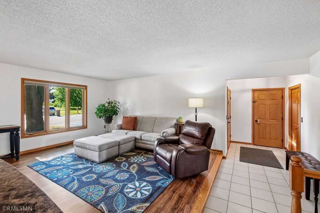 1549 Skyview Drive, Chaska, MN 55318 — photo 5