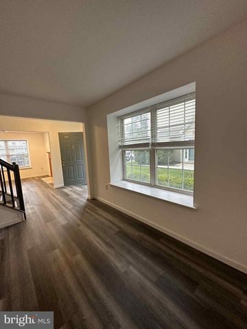 1801 STOKES RD, Mt Laurel, NJ 08054