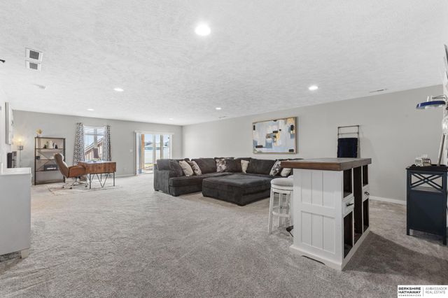 9605 S 184 Terrace, Omaha, NE 68136