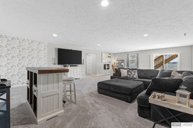 9605 S 184 Terrace, Omaha, NE 68136