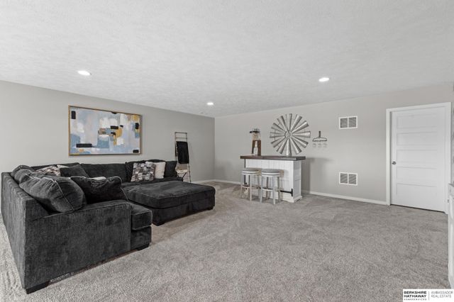 9605 S 184 Terrace, Omaha, NE 68136