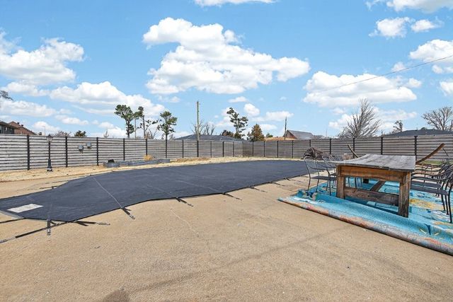 1001 S 19th Street, Rogers, AR 72758