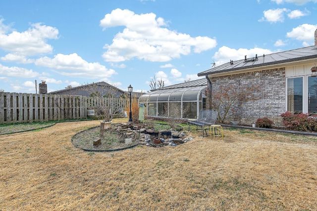 1001 S 19th Street, Rogers, AR 72758