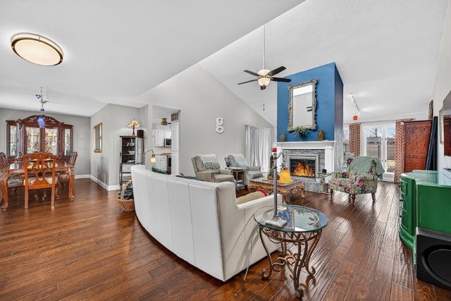 1001 S 19th Street, Rogers, AR 72758