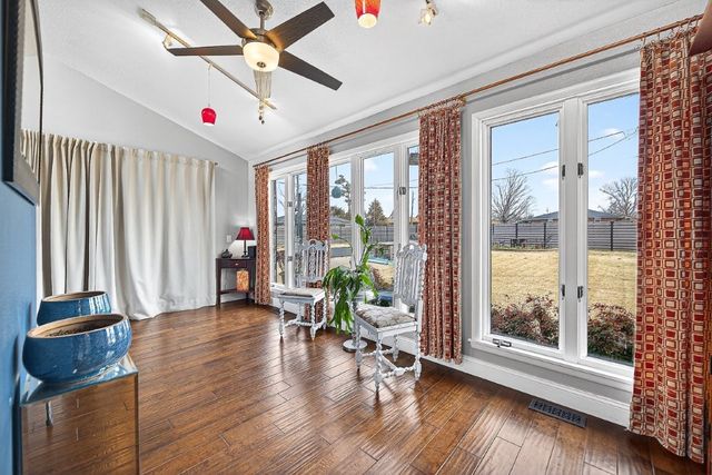 1001 S 19th Street, Rogers, AR 72758