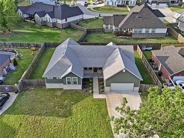 804 E Parks Street, Prairie Grove, AR 72753