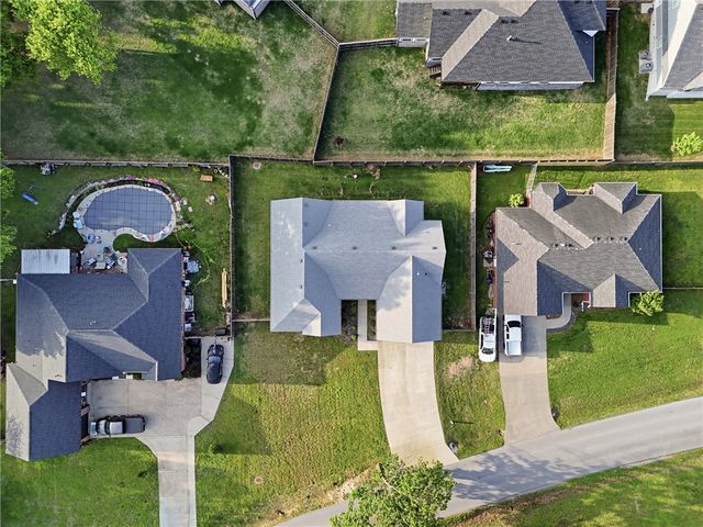 804 E Parks Street, Prairie Grove, AR 72753