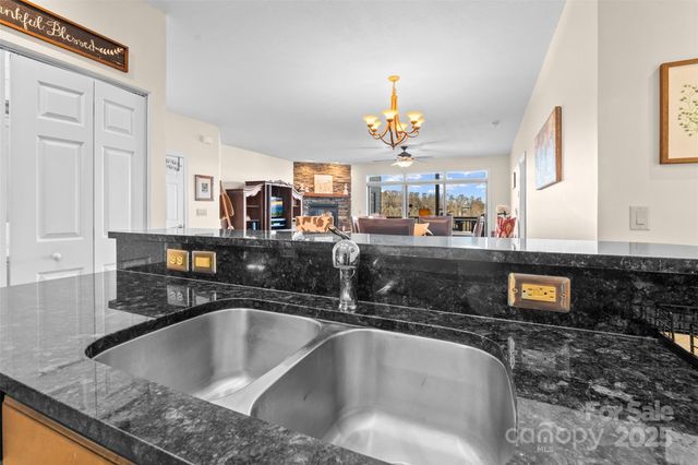 375 Pleasant View None 2D, Sugar Mountain, NC 28604