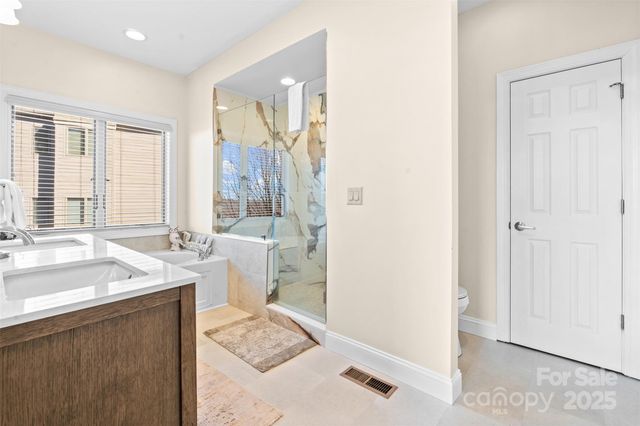 375 Pleasant View None 2D, Sugar Mountain, NC 28604