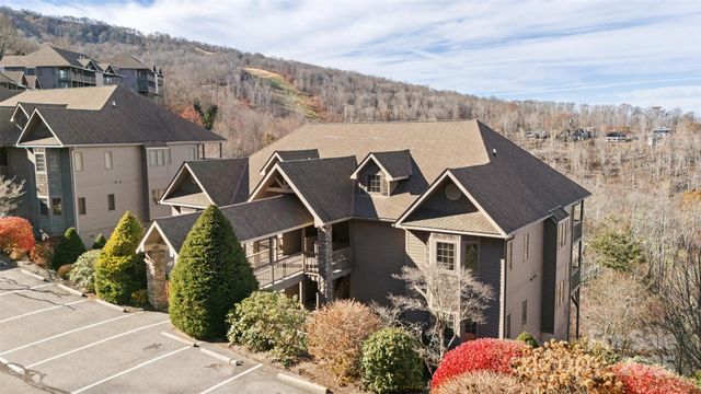 375 Pleasant View None 2D, Sugar Mountain, NC 28604