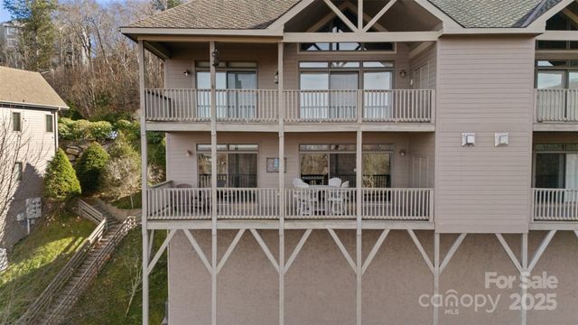 375 Pleasant View None 2D, Sugar Mountain, NC 28604