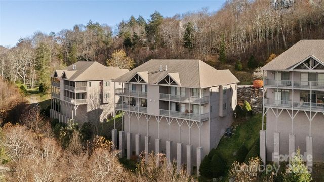 375 Pleasant View None 2D, Sugar Mountain, NC 28604
