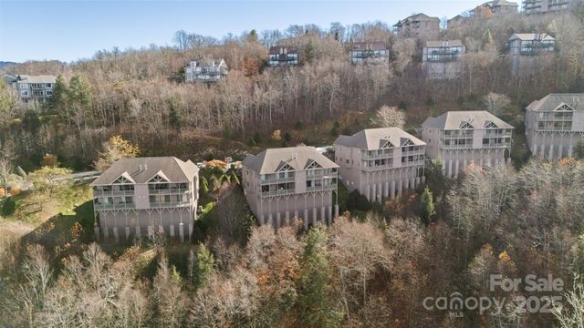 375 Pleasant View None 2D, Sugar Mountain, NC 28604