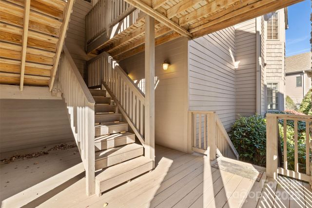 375 Pleasant View None 2D, Sugar Mountain, NC 28604