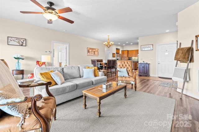 375 Pleasant View None 2D, Sugar Mountain, NC 28604