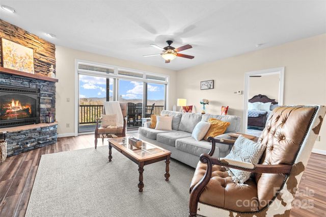 375 Pleasant View None 2D, Sugar Mountain, NC 28604