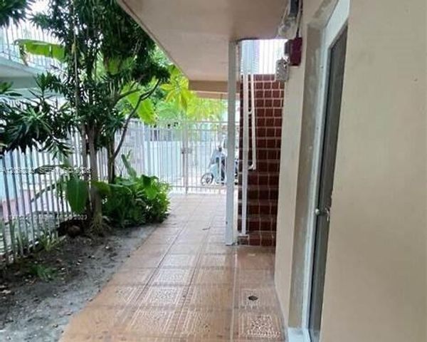 549 Meridian Avenue 10, Miami Beach, FL 33139