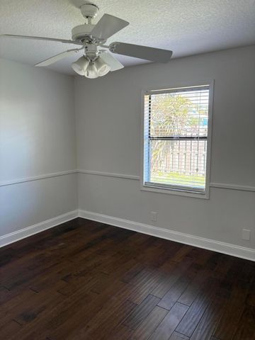 6045 Francis Street, Jupiter, FL 33458