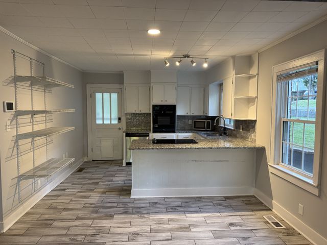 505 W 15th St, Columbia, TN 38401