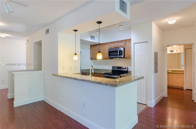 2458 Centergate Dr 202, Miramar, FL 33025