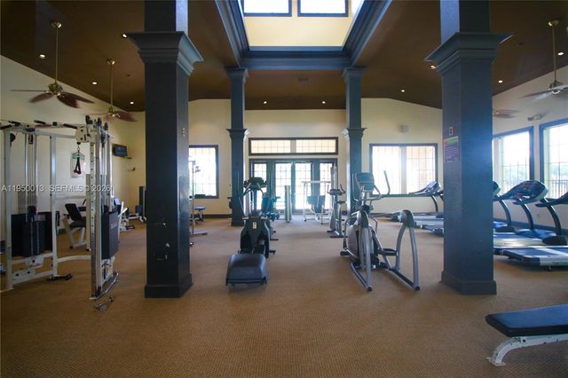 2458 Centergate Dr 202, Miramar, FL 33025