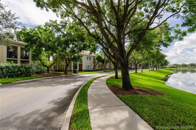 2458 Centergate Dr 202, Miramar, FL 33025