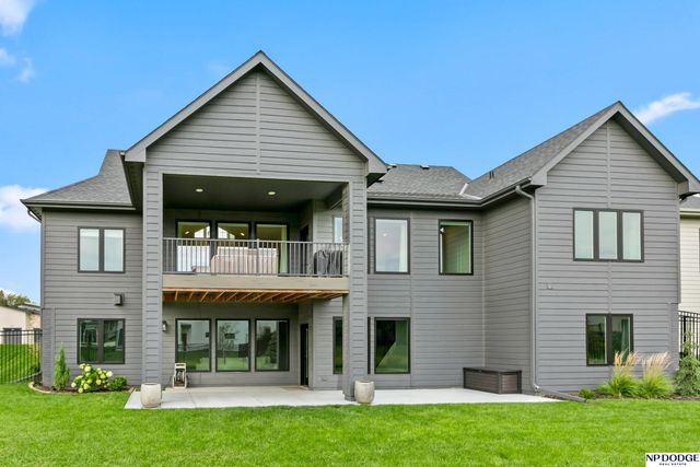 3337 S 212 Avenue, Elkhorn, NE 68022