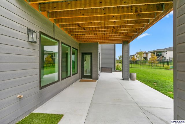 3337 S 212 Avenue, Elkhorn, NE 68022