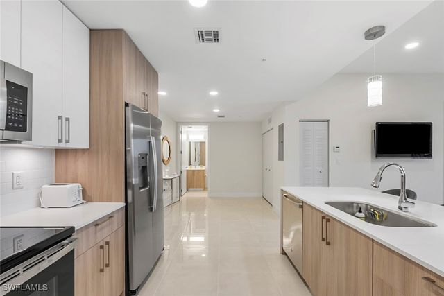 26600 Rosewood Pointe DR B 203, Bonita Springs, FL 34135