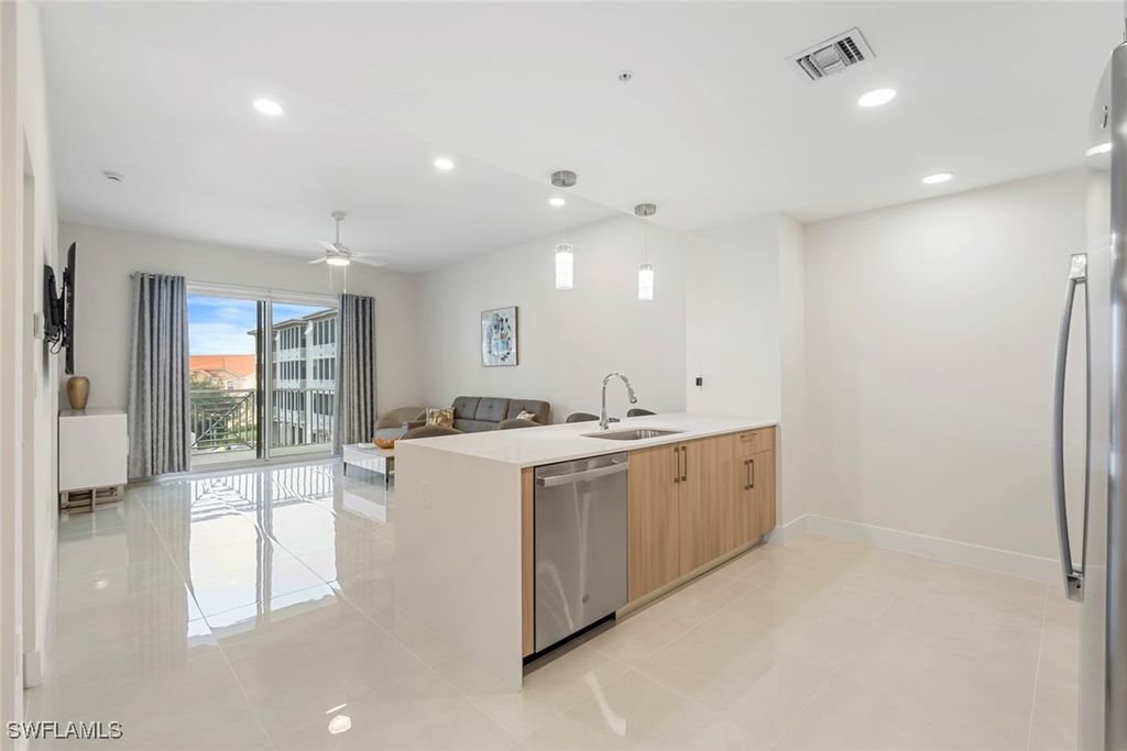 26600 Rosewood Pointe DR B 203, Bonita Springs, FL 34135