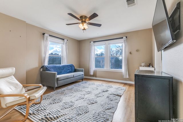 567 Donaldson, San Antonio, TX 78201