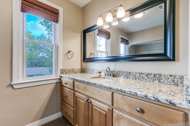 567 Donaldson, San Antonio, TX 78201