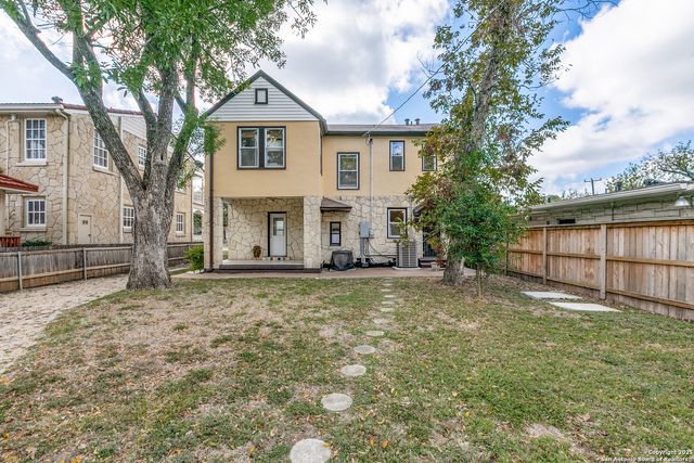 567 Donaldson, San Antonio, TX 78201