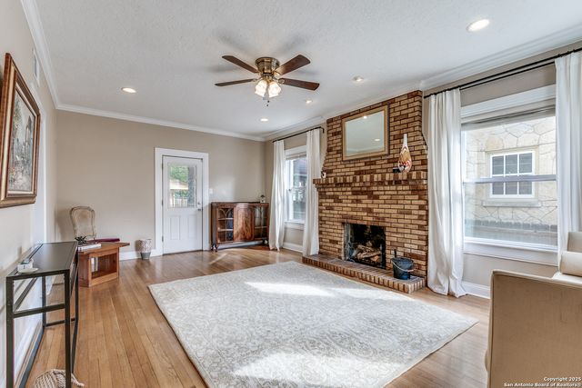 567 Donaldson, San Antonio, TX 78201