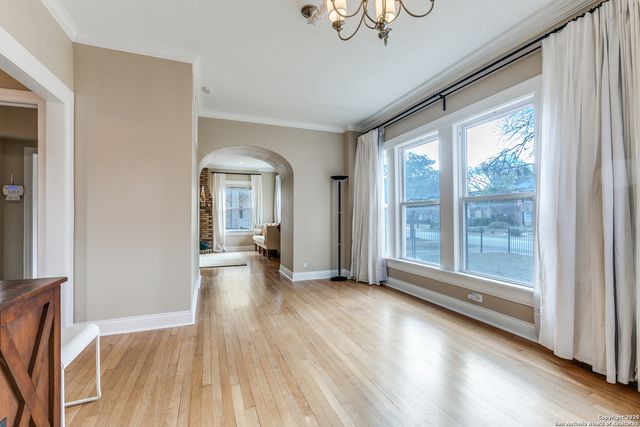 567 Donaldson, San Antonio, TX 78201