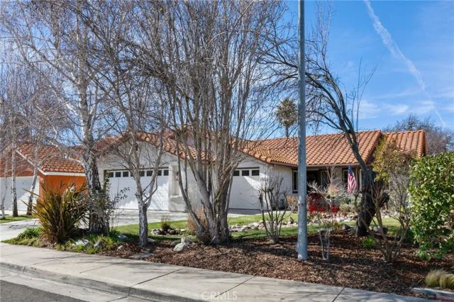 907 Saint Ann Drive, Paso Robles, CA 93446