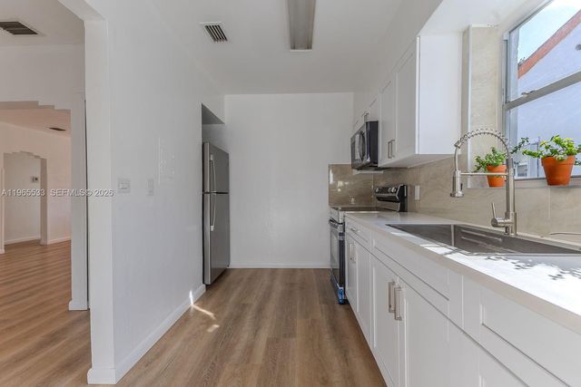 1441 SW 17th St, Miami, FL 33145