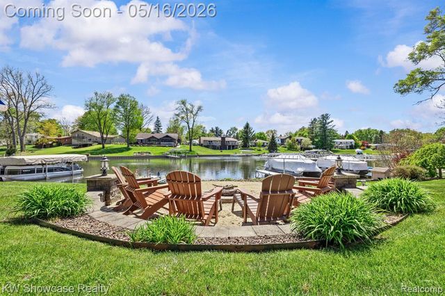 3348 Kingsway Drive, Highland, MI 48356
