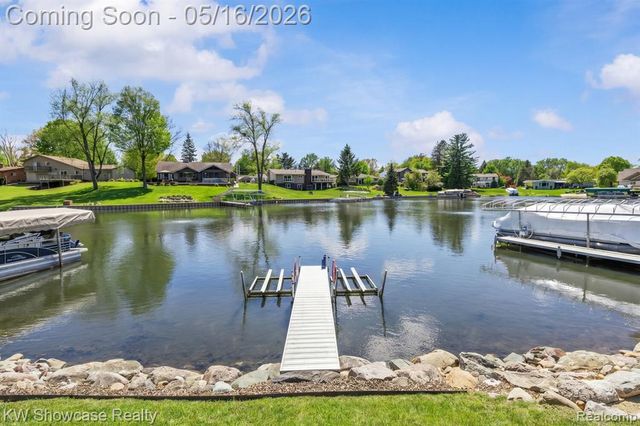 3348 Kingsway Drive, Highland, MI 48356