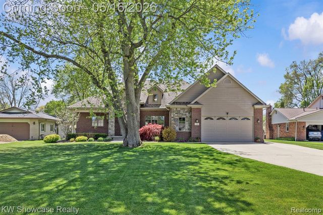 3348 Kingsway Drive, Highland, MI 48356