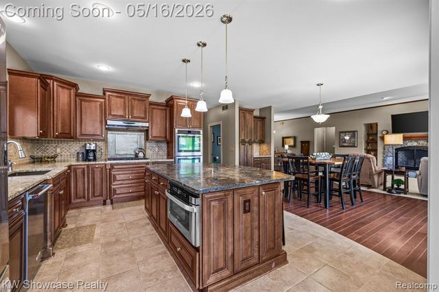 3348 Kingsway Drive, Highland, MI 48356