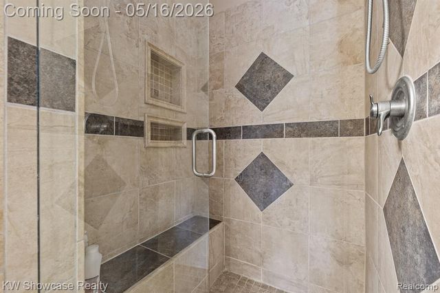 3348 Kingsway Drive, Highland, MI 48356